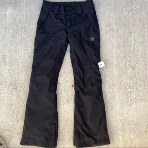 Brand New DC Shows women’s soft shell snow pants